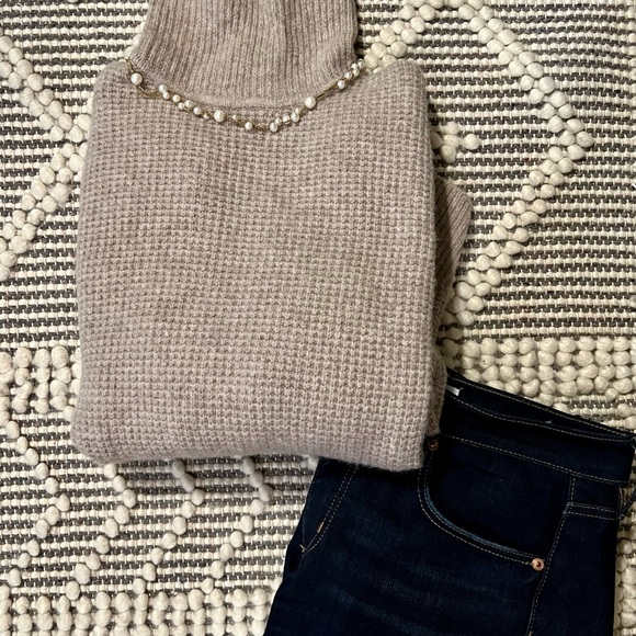 {{ Madewell Waffle Knit Turtle Neck Sweater }} - Picture 2 of 11